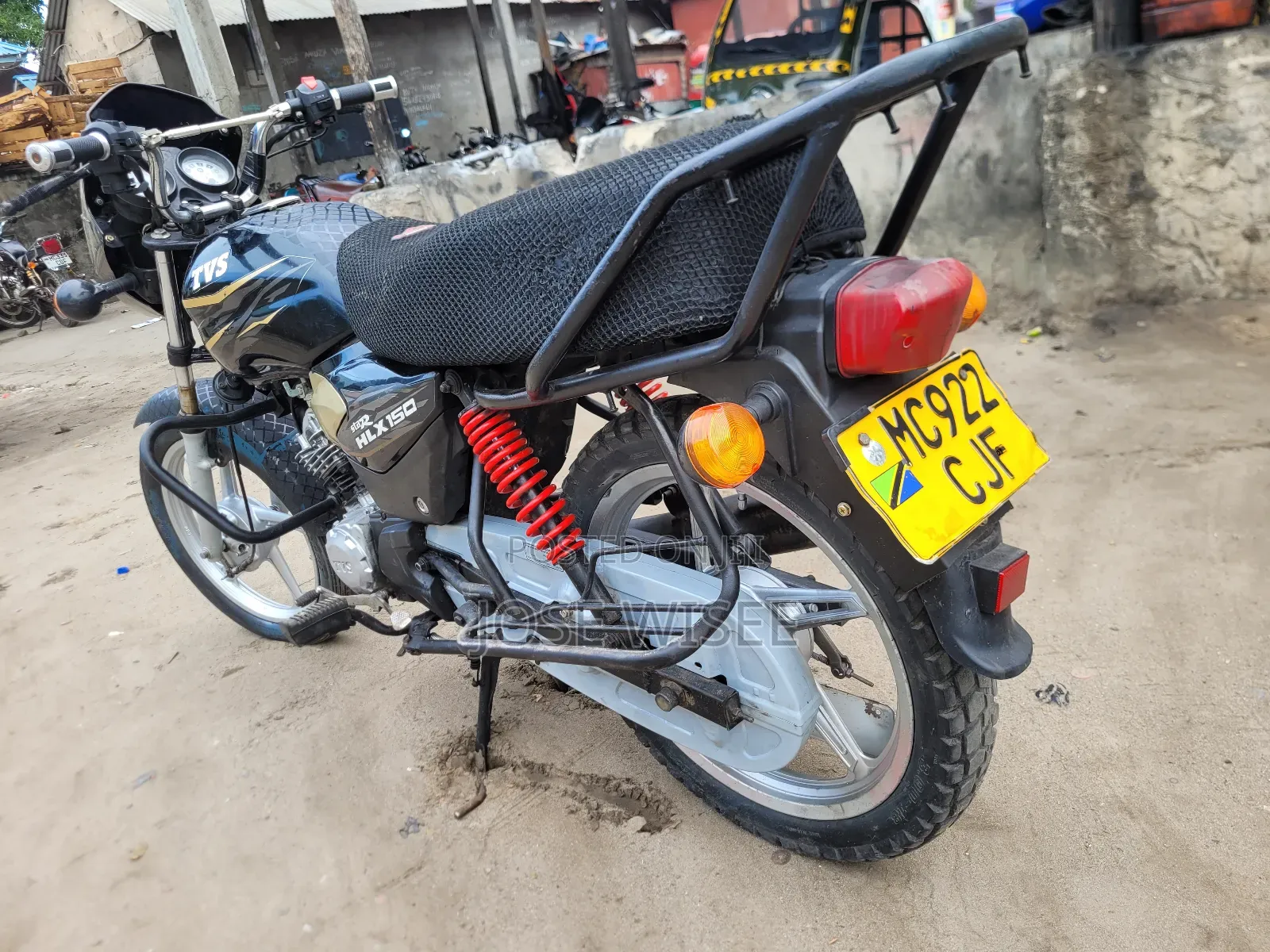 TVS HLX Plus ES 2025 Black