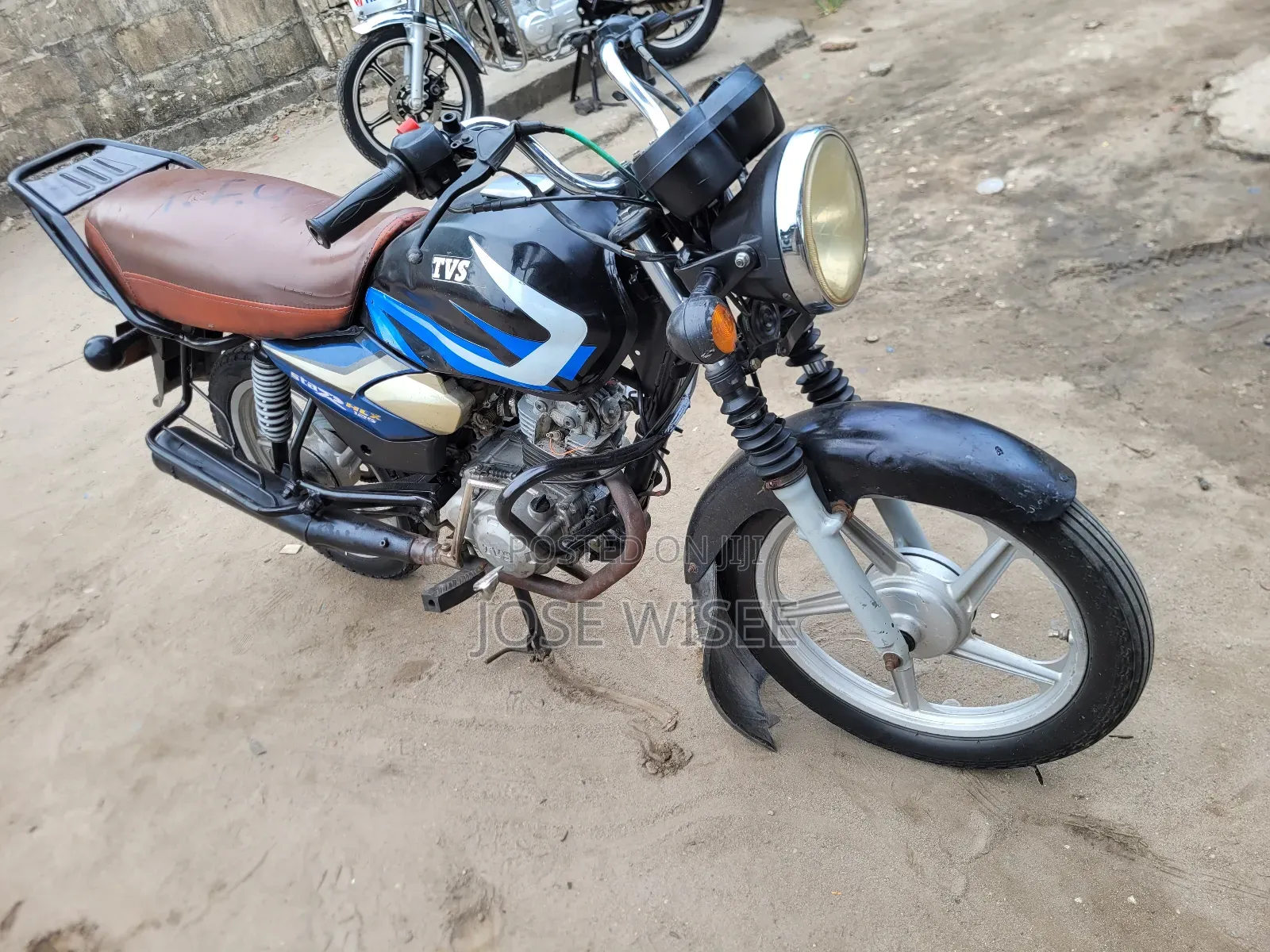 TVS HLX 125 2025 Black