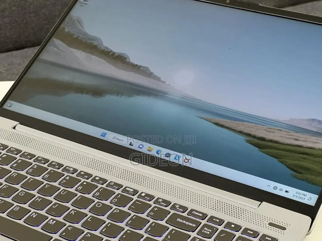 New Laptop Lenovo IdeaPad 520 8GB Intel Core Ultra 5 SSD 512GB