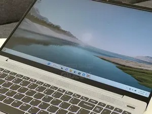 New Laptop Lenovo IdeaPad 520 8GB Intel Core Ultra 5 SSD 512GB