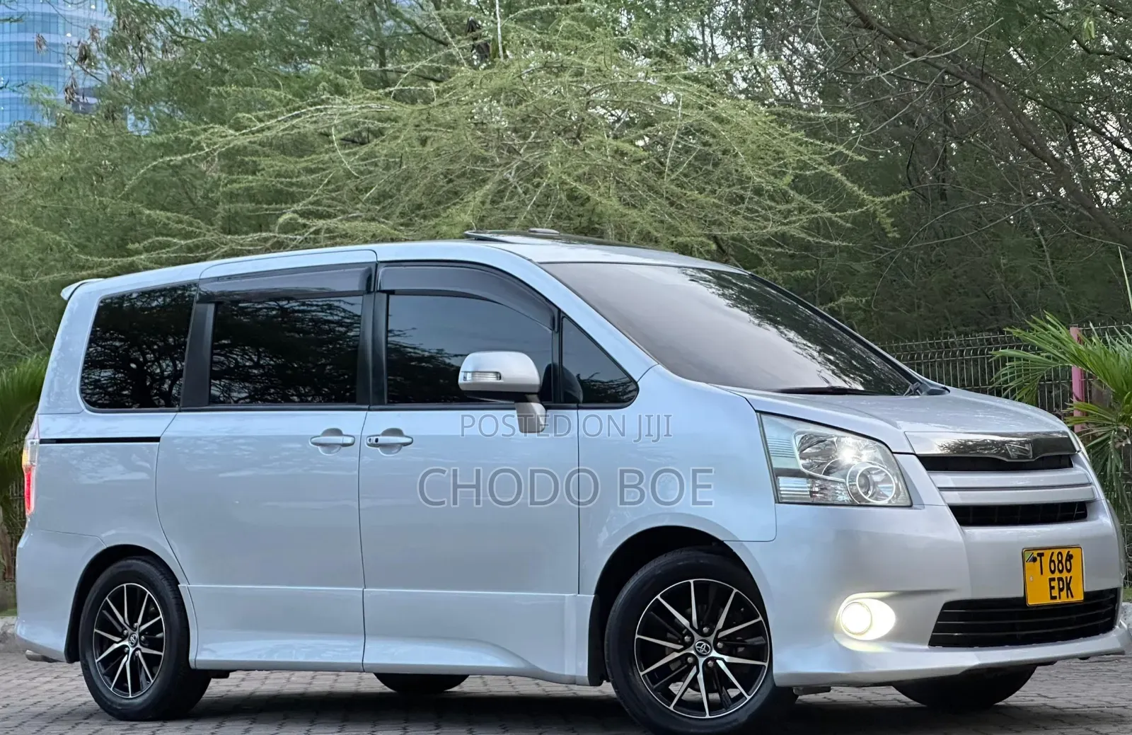 Toyota Noah 2008 Silver