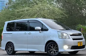 Toyota Noah 2008 Silver