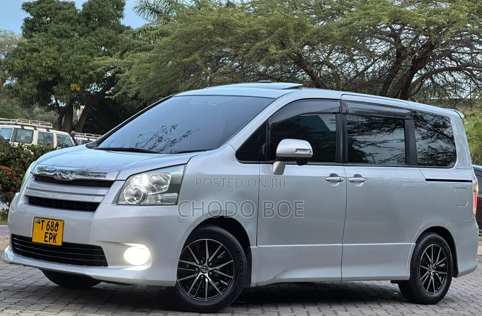 Toyota Noah 2008 Silver