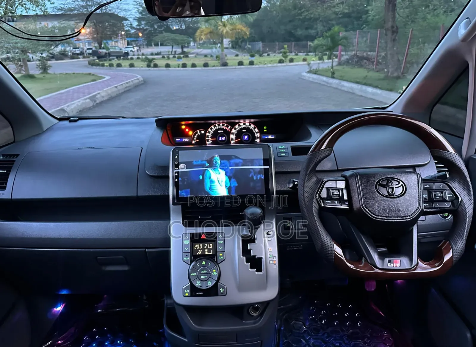 Toyota Noah 2008 Silver