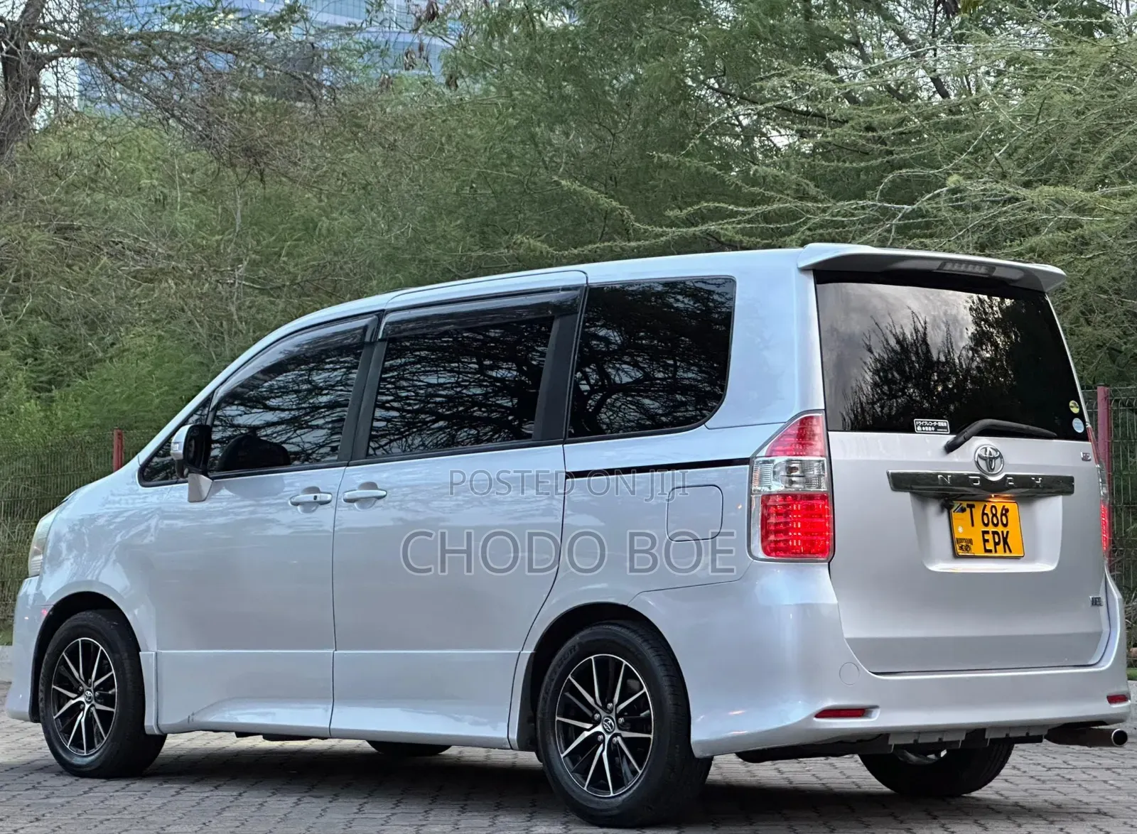 Toyota Noah 2008 Silver