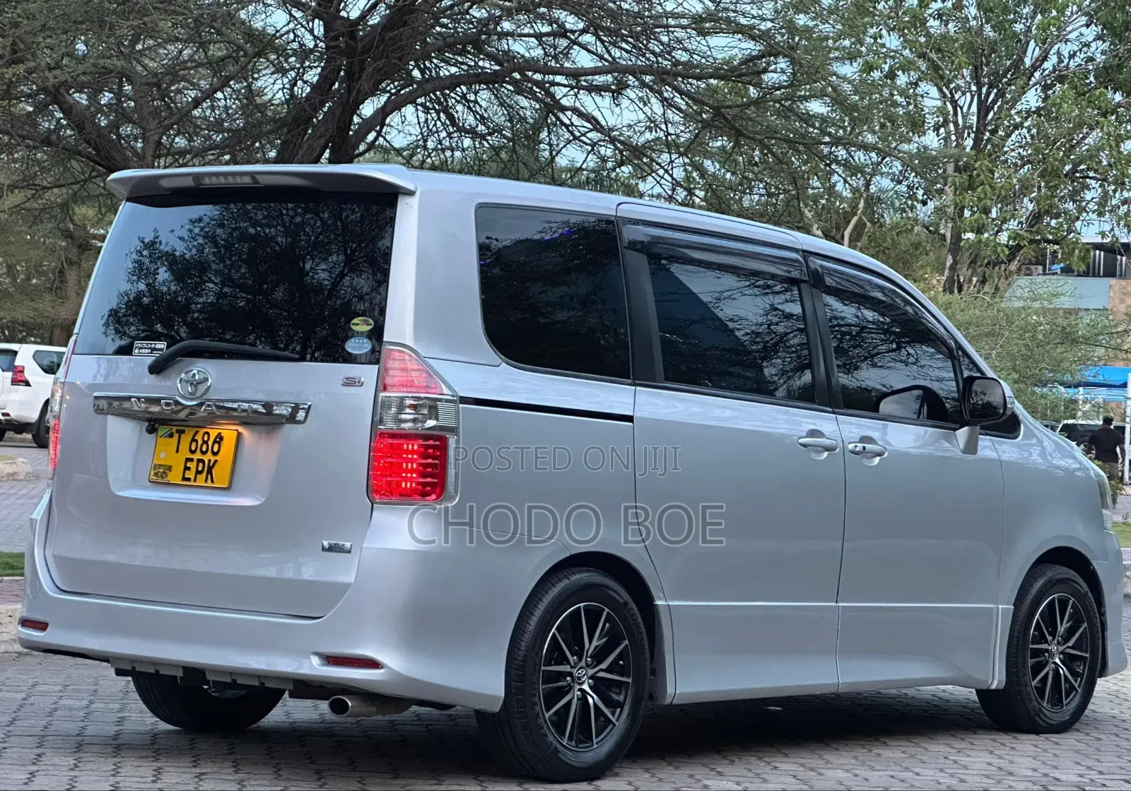 Toyota Noah 2008 Silver