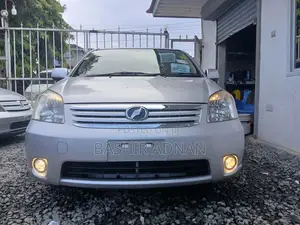 Toyota Raum 2008 Silver