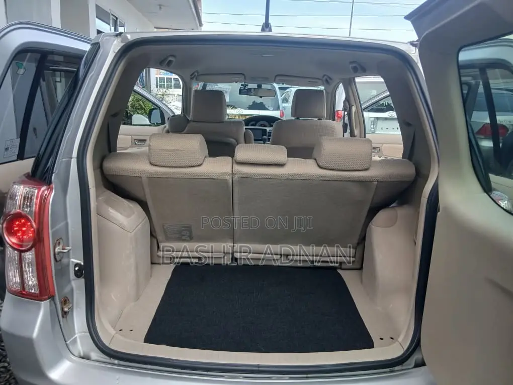 Toyota Raum 2008 Silver
