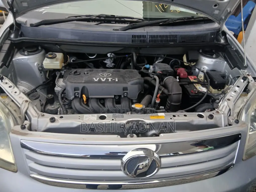Toyota Raum 2008 Silver
