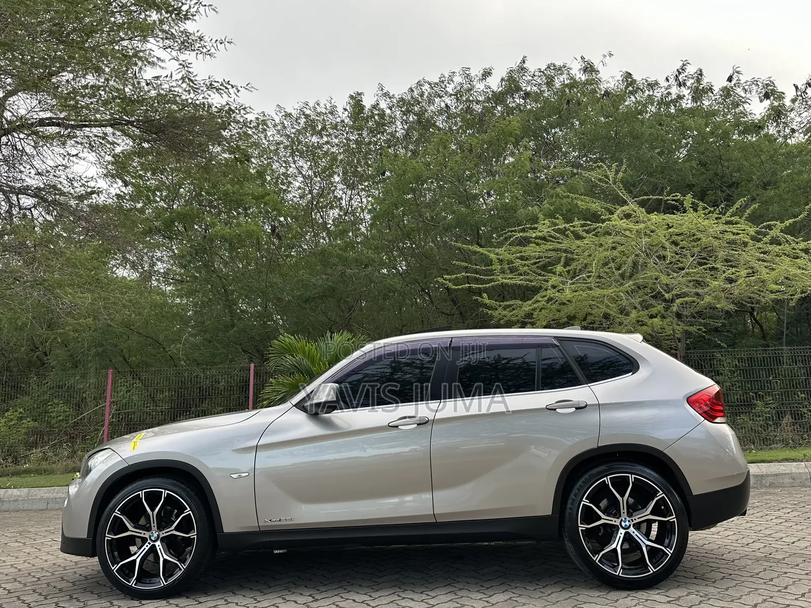 BMW X1 2012 Gold