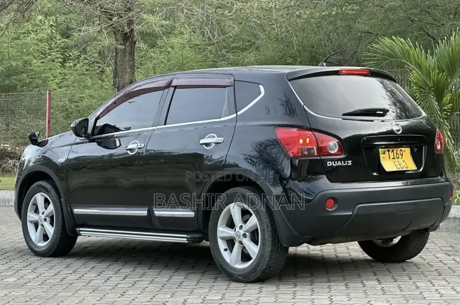 Nissan Dualis 2011 Black