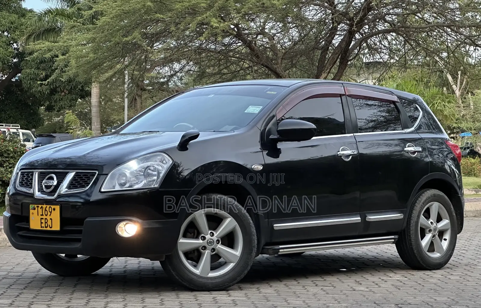 Nissan Dualis 2011 Black