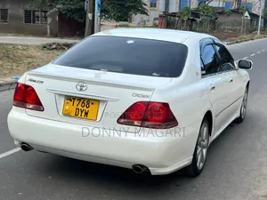 Toyota Crown 2006 White