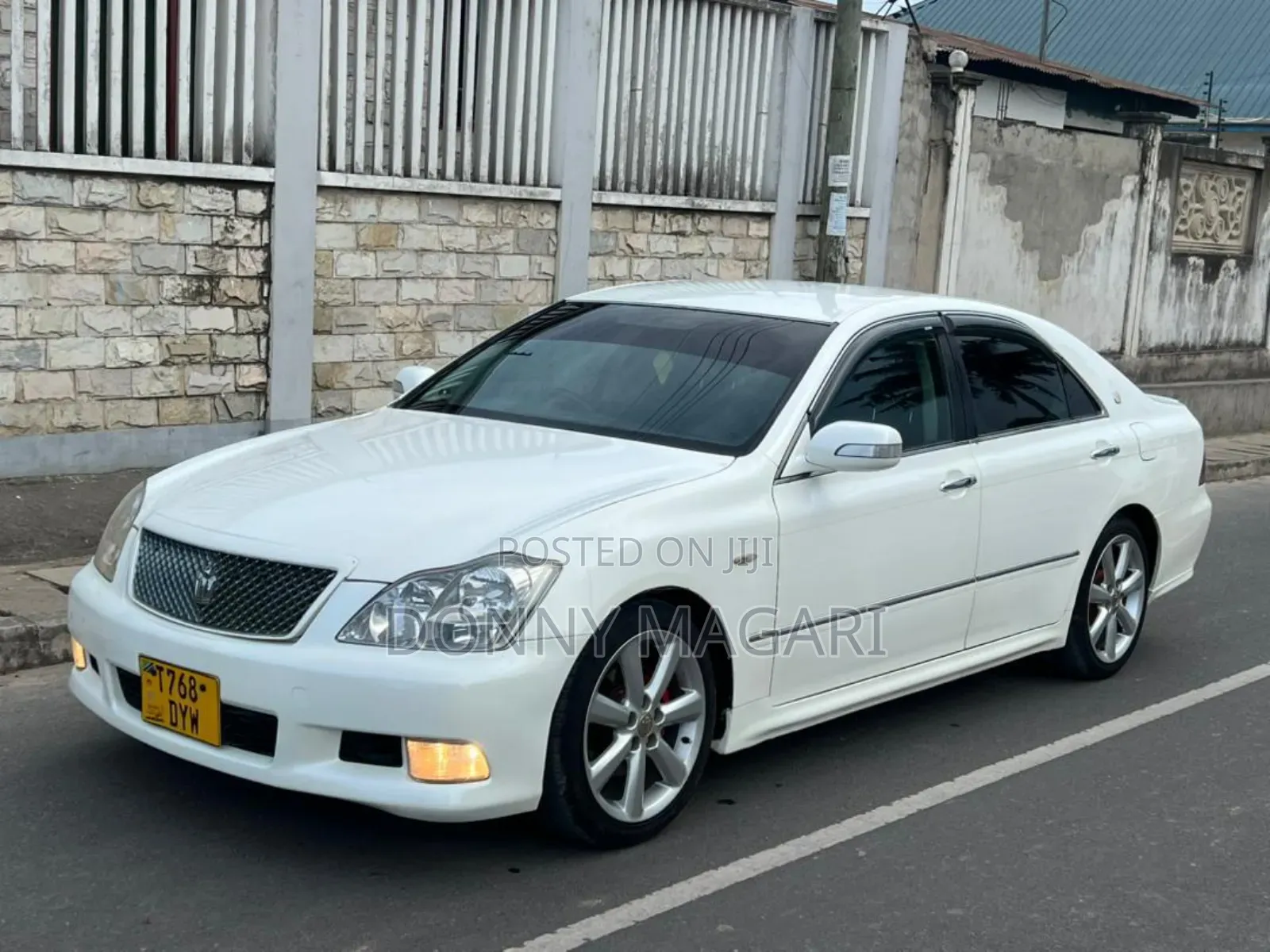 Toyota Crown 2006 White