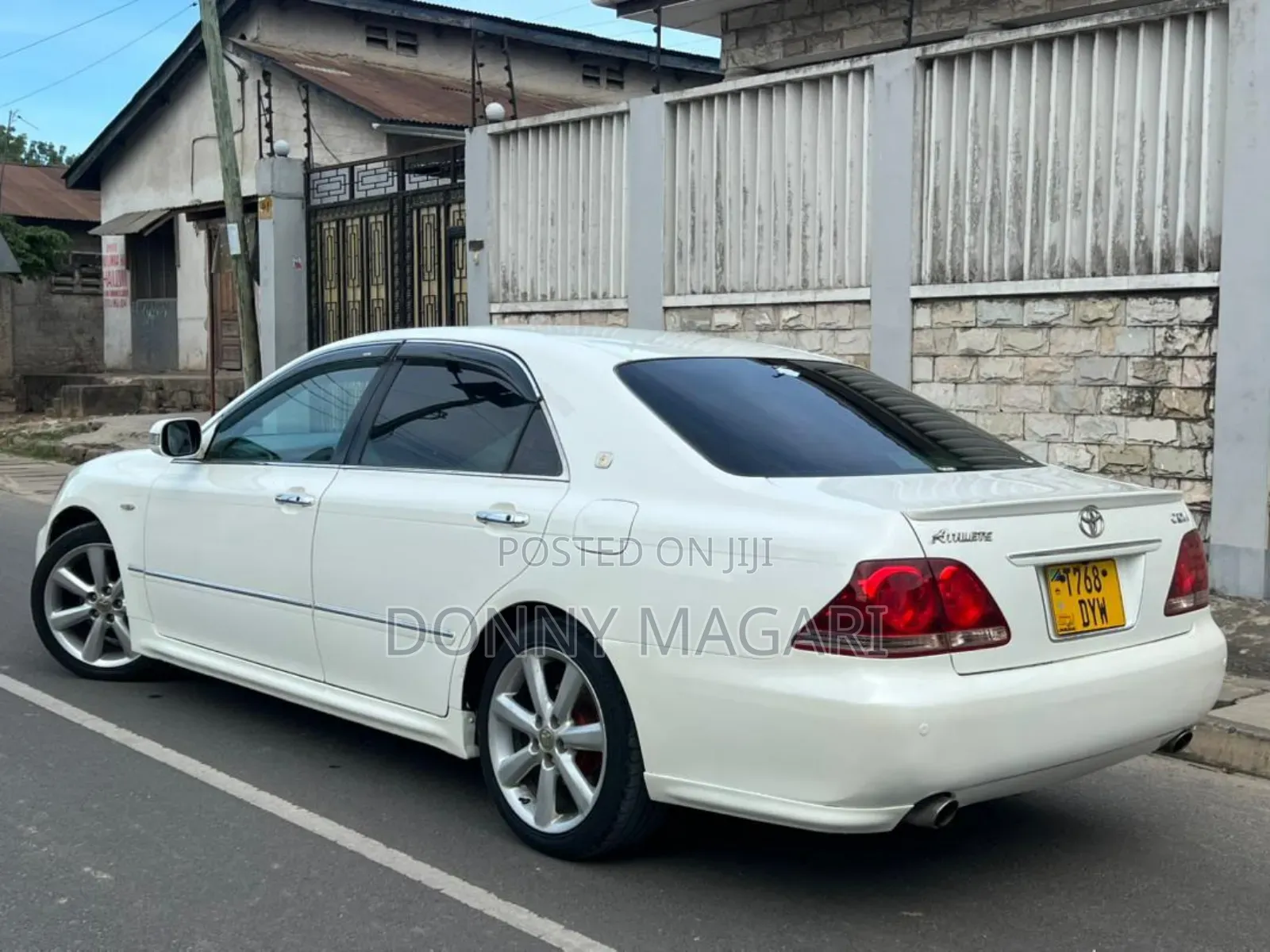 Toyota Crown 2006 White