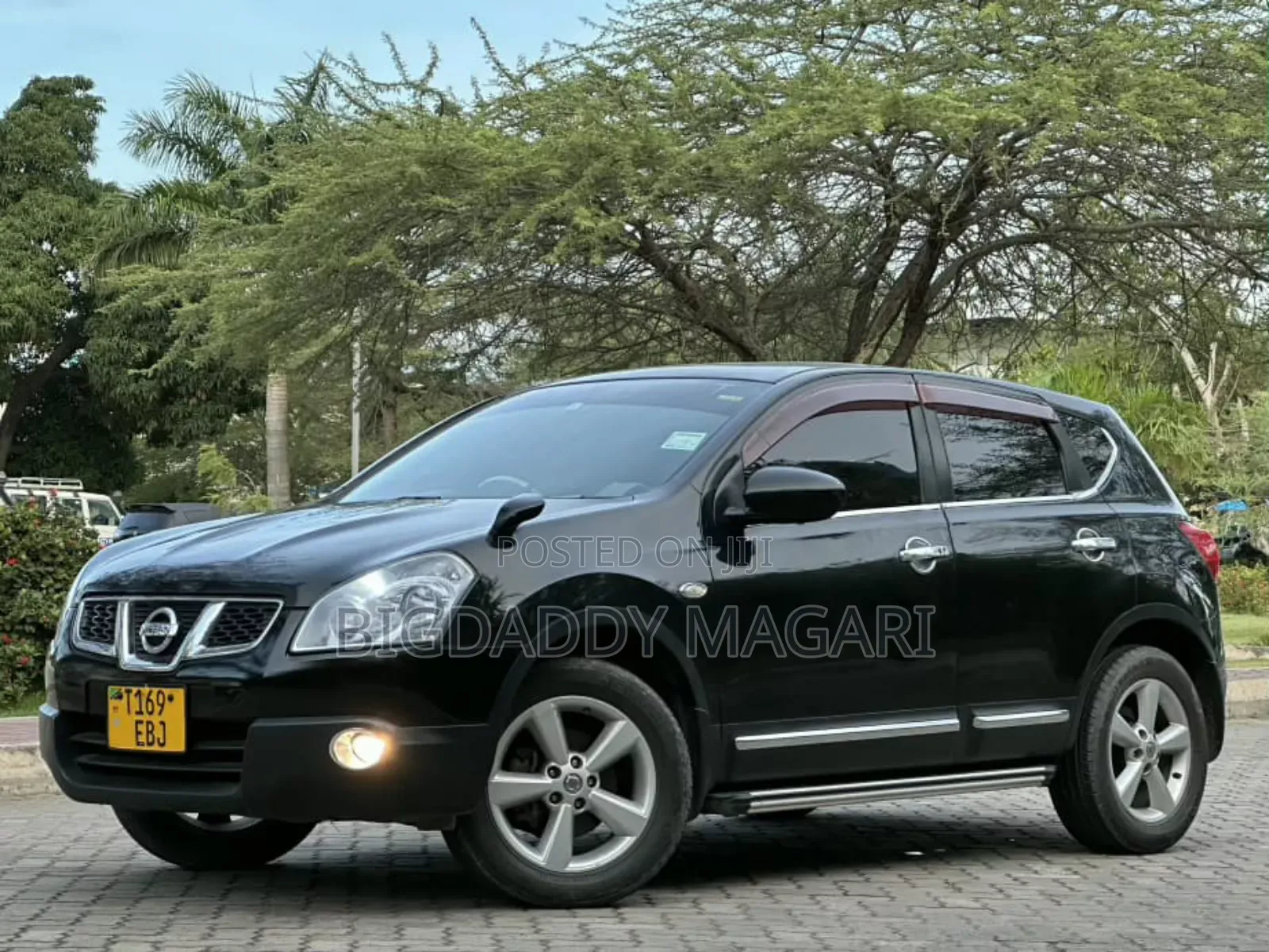 Nissan Dualis 2011 Black