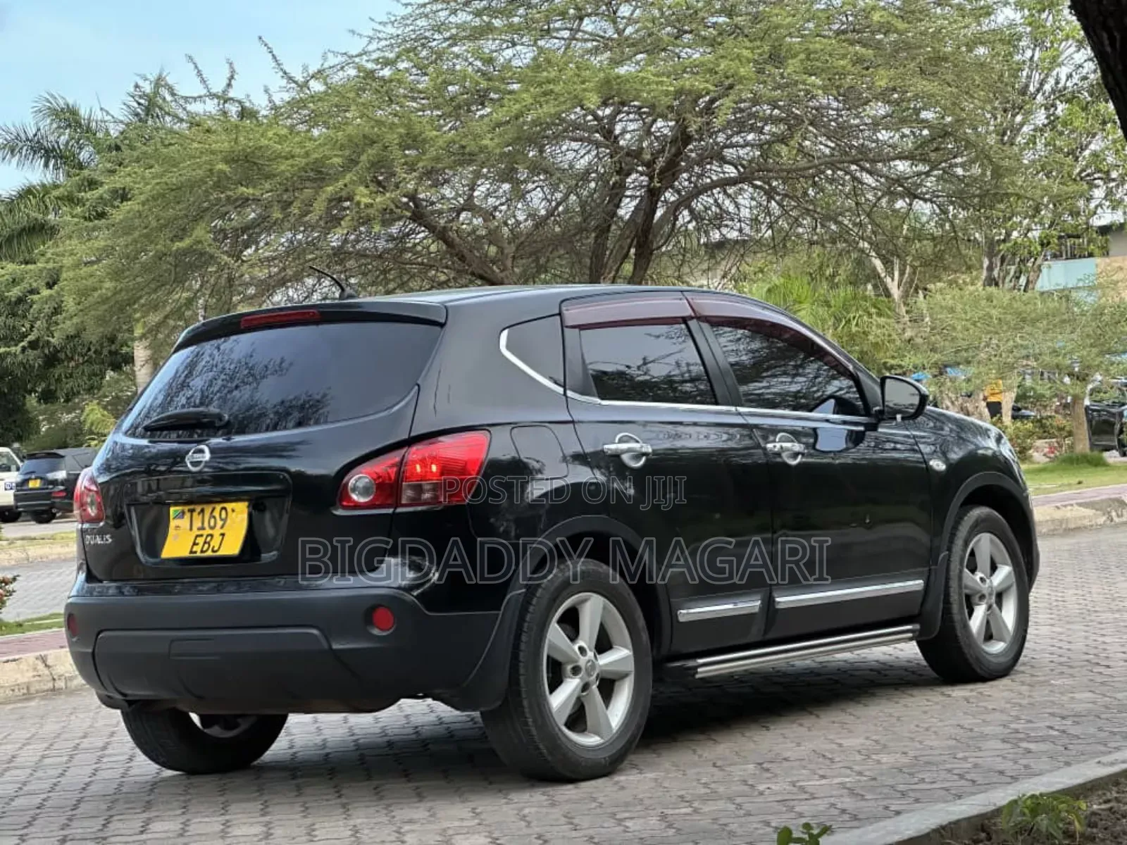Nissan Dualis 2011 Black