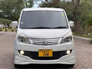 Suzuki Solio 2010 White
