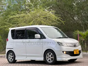 Suzuki Solio 2010 White