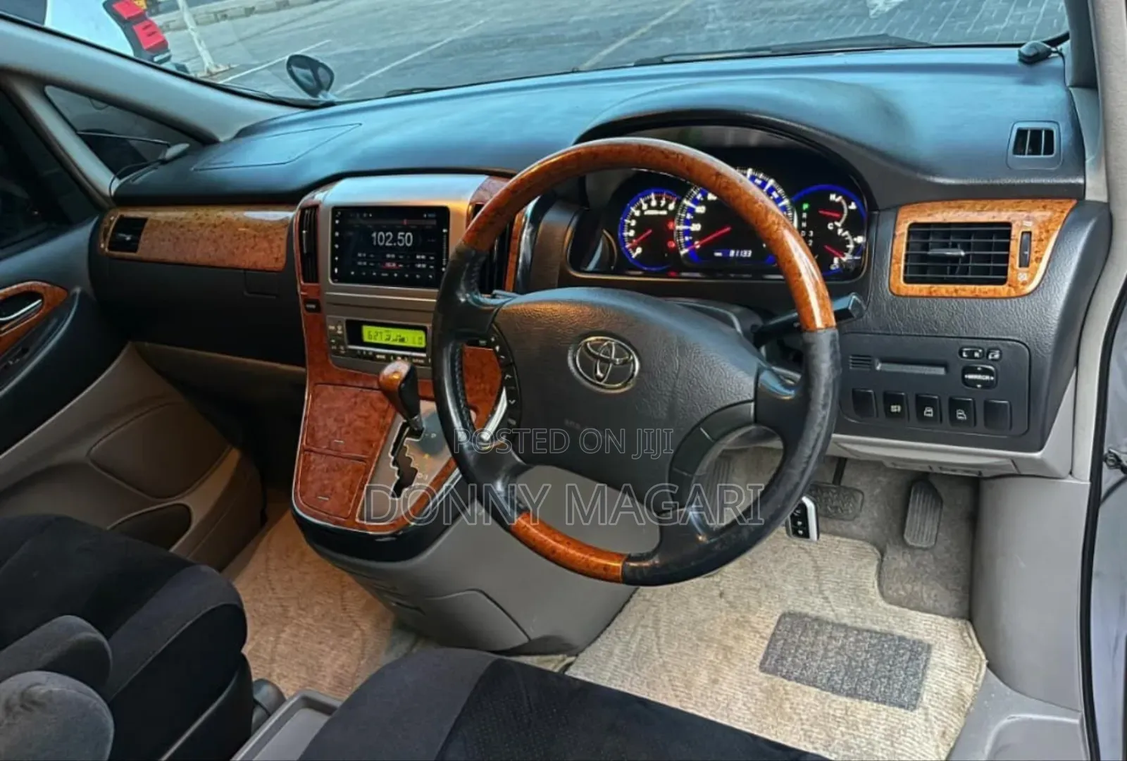 Toyota Alphard 2.4 Petrol AWD 2008 Silver