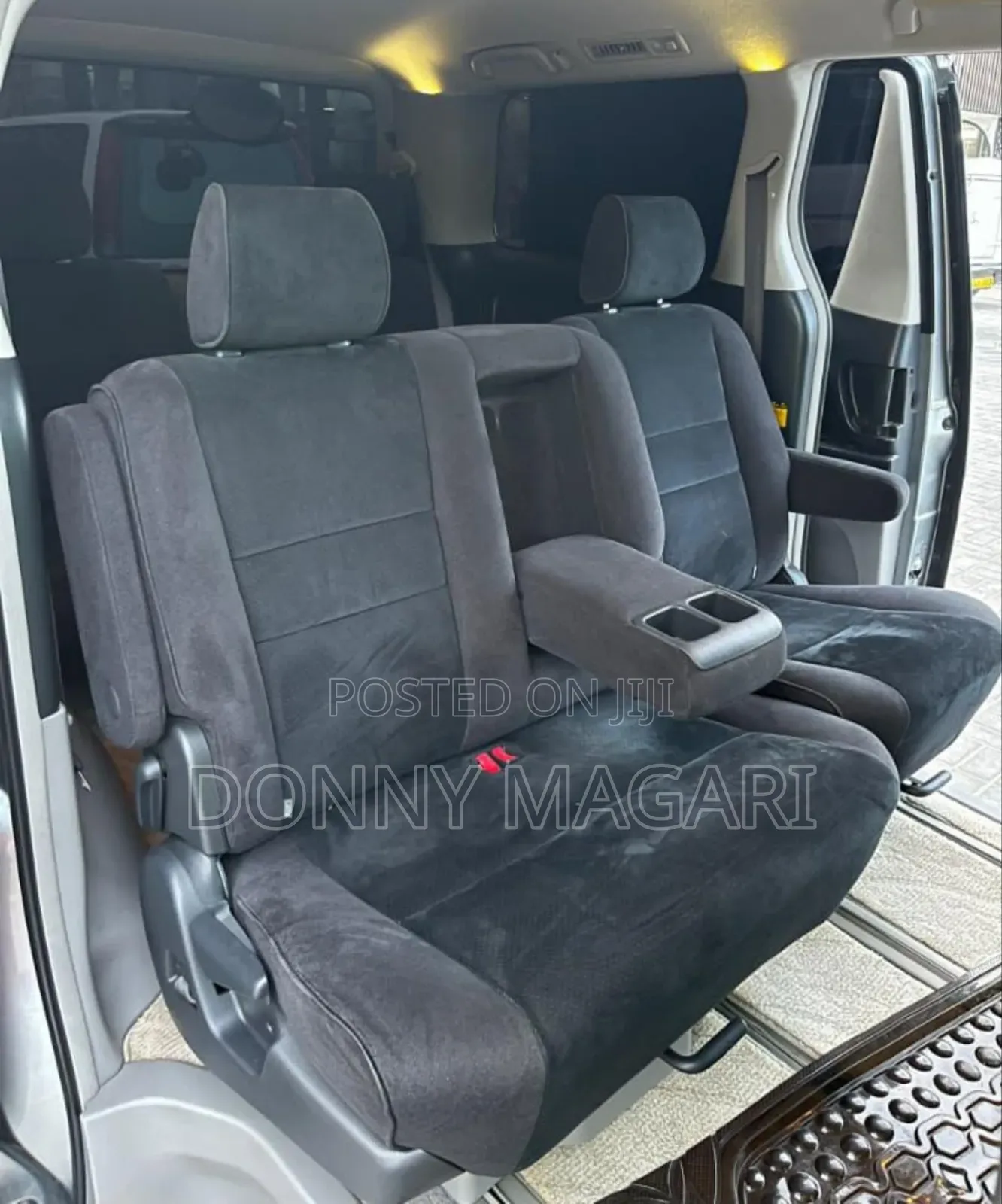 Toyota Alphard 2.4 Petrol AWD 2008 Silver