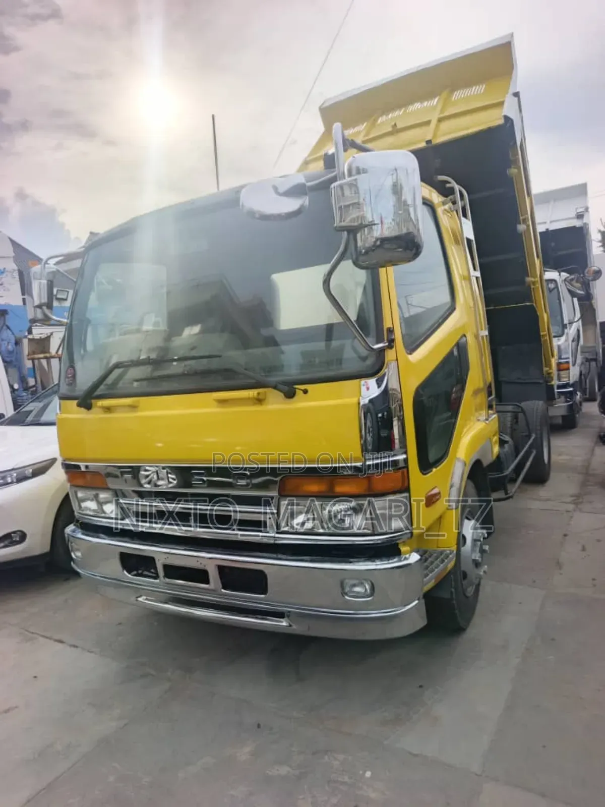 Mitsubishi Original Fusso Tipper
