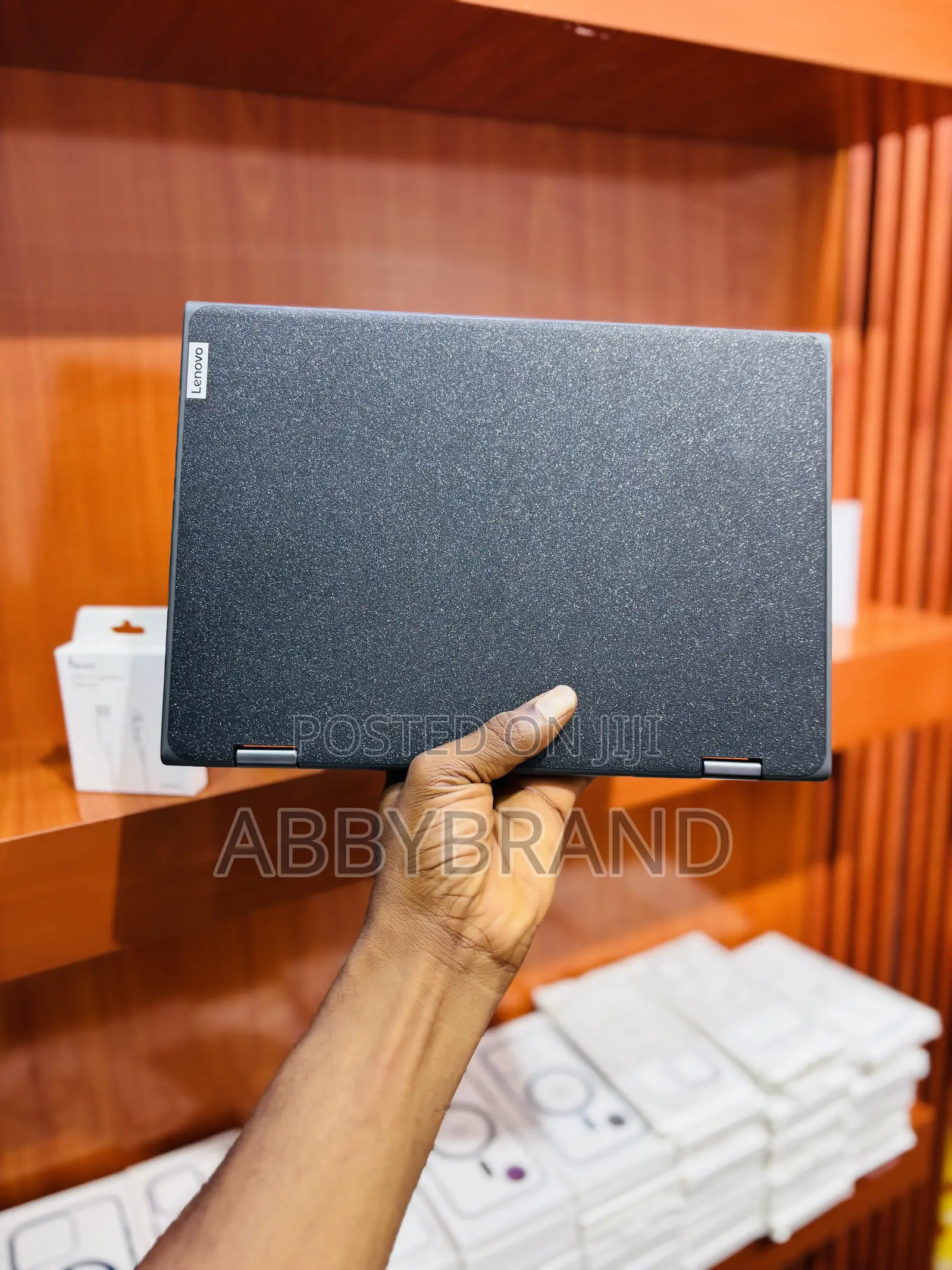Laptop Lenovo 300e 4GB Intel SSD 128GB