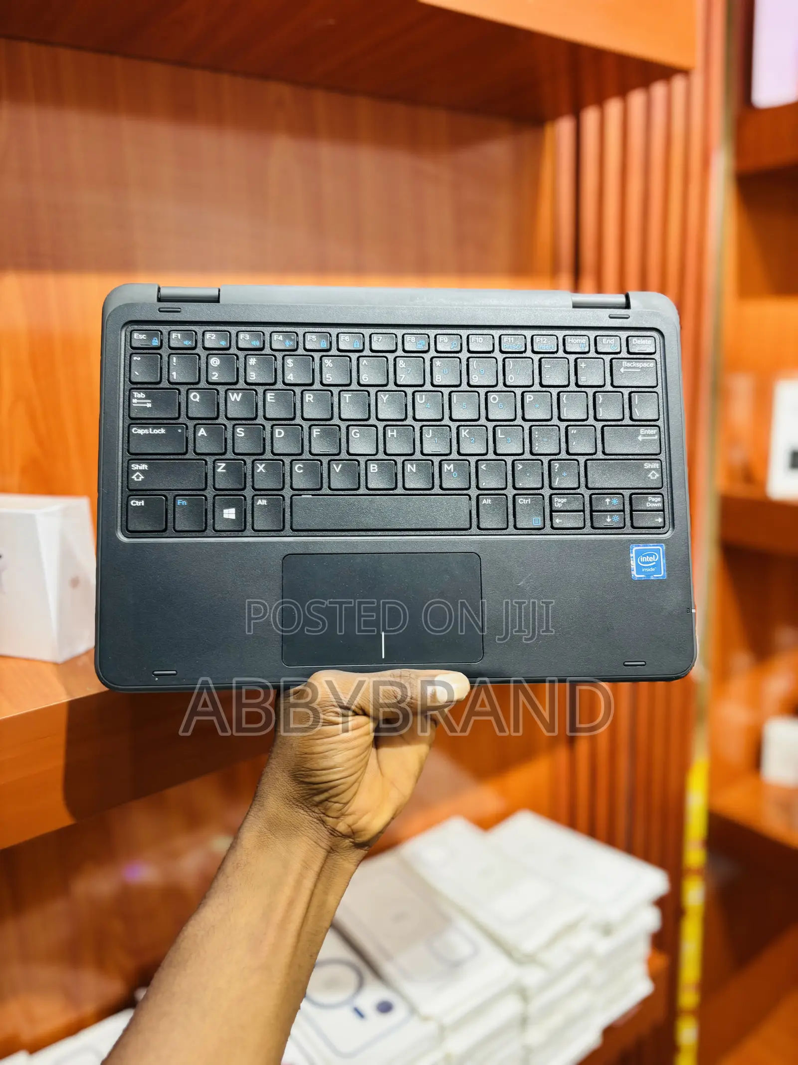 Laptop Dell Latitude 3189 4GB Intel SSD 128GB