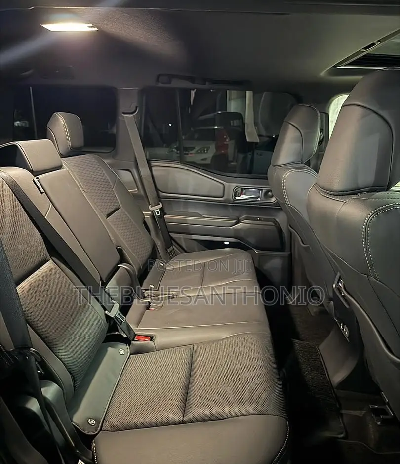 Toyota Land Cruiser Prado 2024 White