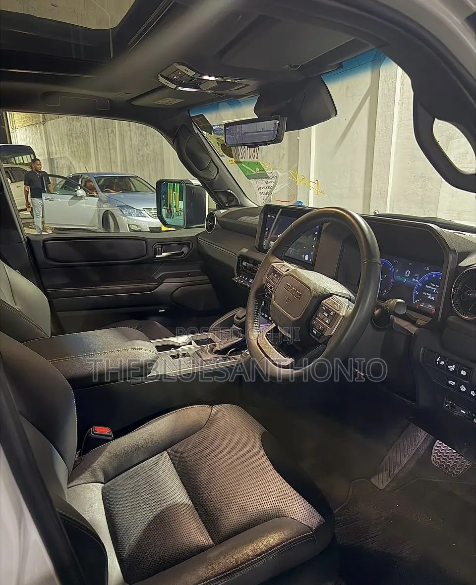 Toyota Land Cruiser Prado 2024 White