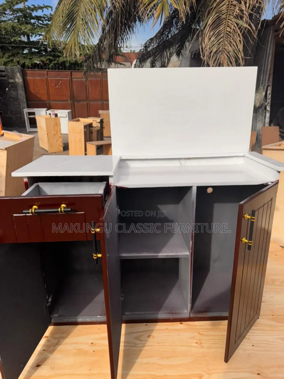 Kitchen Cabinet Milango Mitatu Ya Kutumia Jiko La Plates Mbili