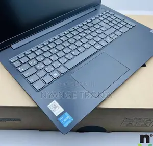 New Laptop Lenovo V15 8GB Intel Core I5 SSD 1T