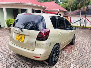 Toyota Corolla Spacio 1.5 X 2006 Gold