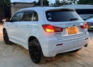 Mitsubishi RVR 2.0 2012 Off white
