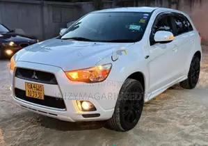 Mitsubishi RVR 2.0 2012 Off white