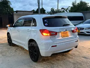 Mitsubishi RVR 2.0 2012 Off white