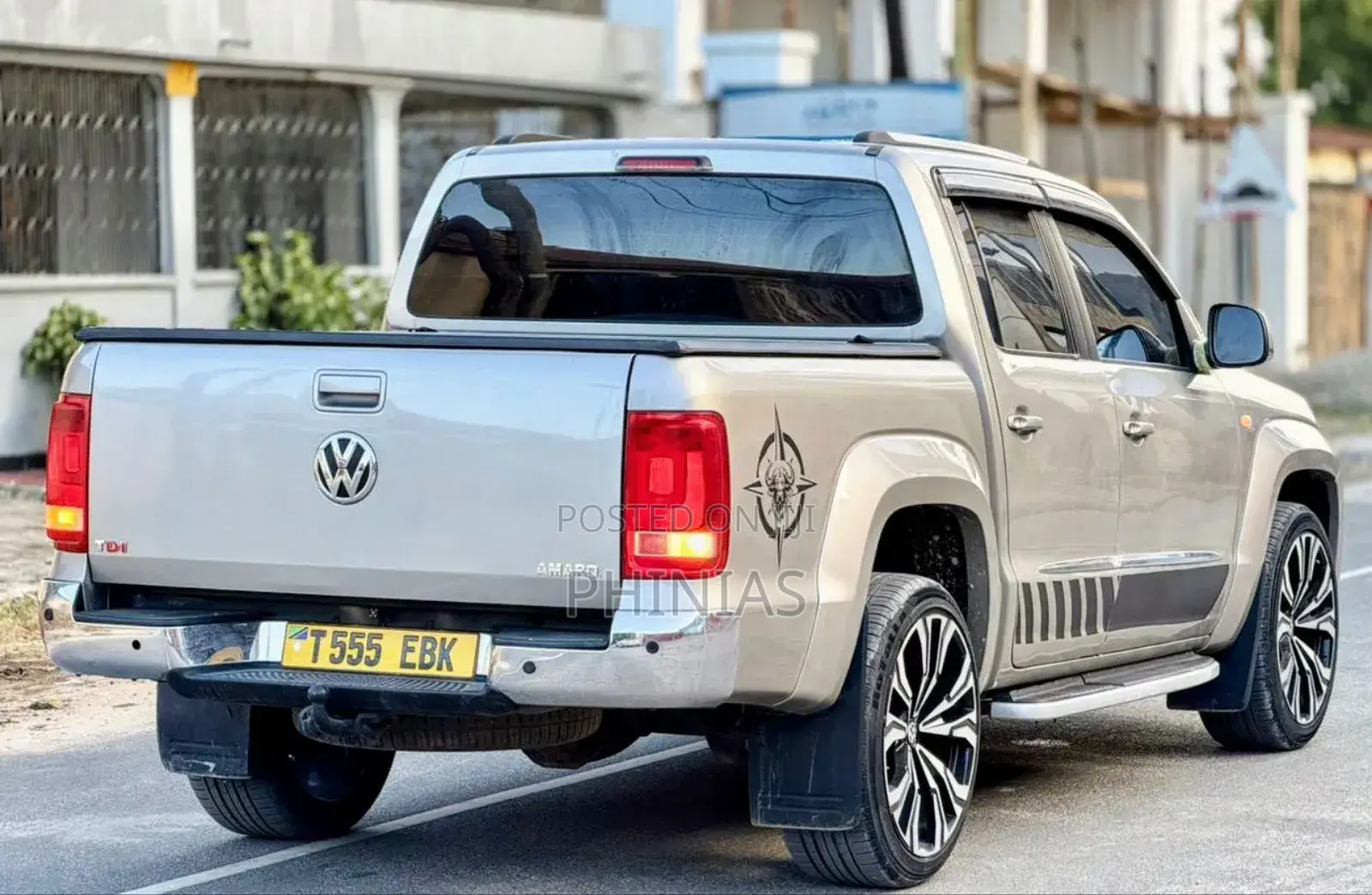 Volkswagen Amarok 2011 Gray