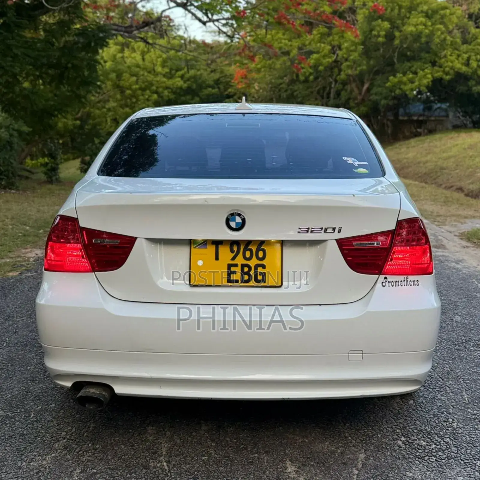 BMW 3 Series 2011 White