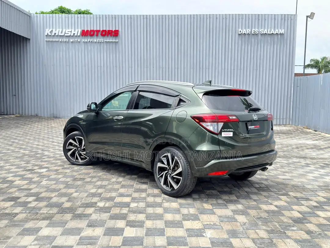 Honda Vezel 2015 Green