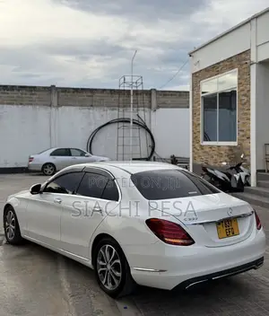 Mercedes-Benz C200 2014 White
