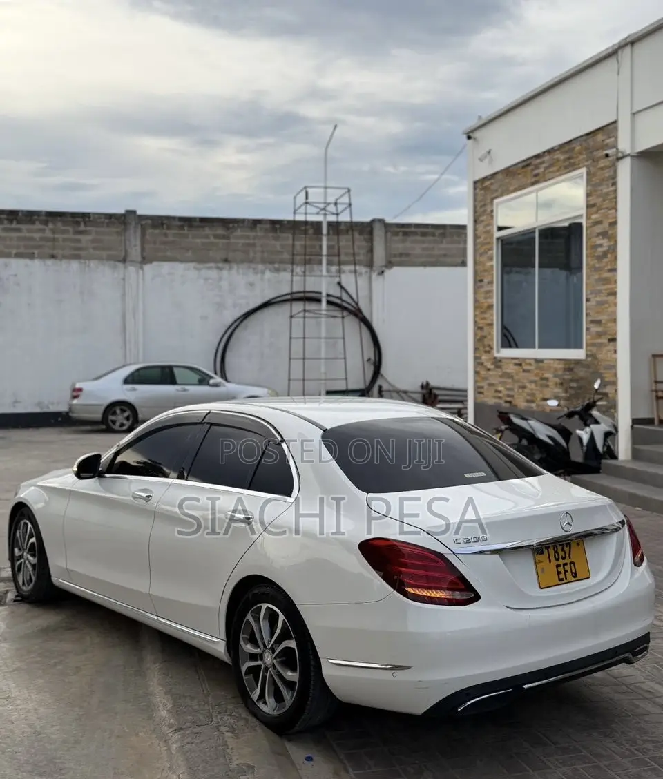 Mercedes-Benz C200 2014 White