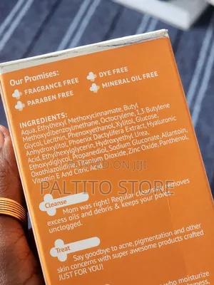 Derma Co 1% Hyaluronic Quick-Absorbing Sunscreen Spray