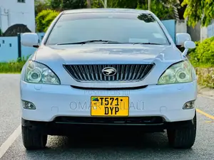 Toyota Harrier 2005 White
