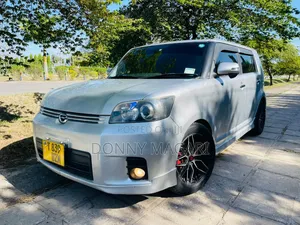 Toyota Corolla Rumion Hatchback 1.5 FWD 2010 Silver