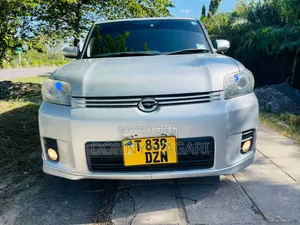 Toyota Corolla Rumion Hatchback 1.5 FWD 2010 Silver