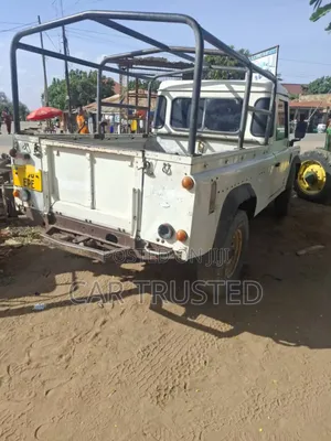 Land Rover Defender 1999 White