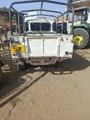 Land Rover Defender 1999 White
