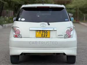 Toyota IST 2005 White