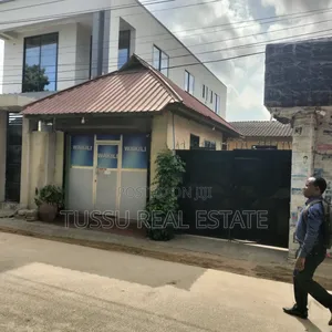 5bdrm House in Old Tra, Chang'ombe for sale