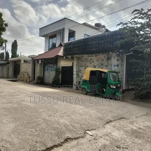 5bdrm House in Old Tra, Chang'ombe for sale
